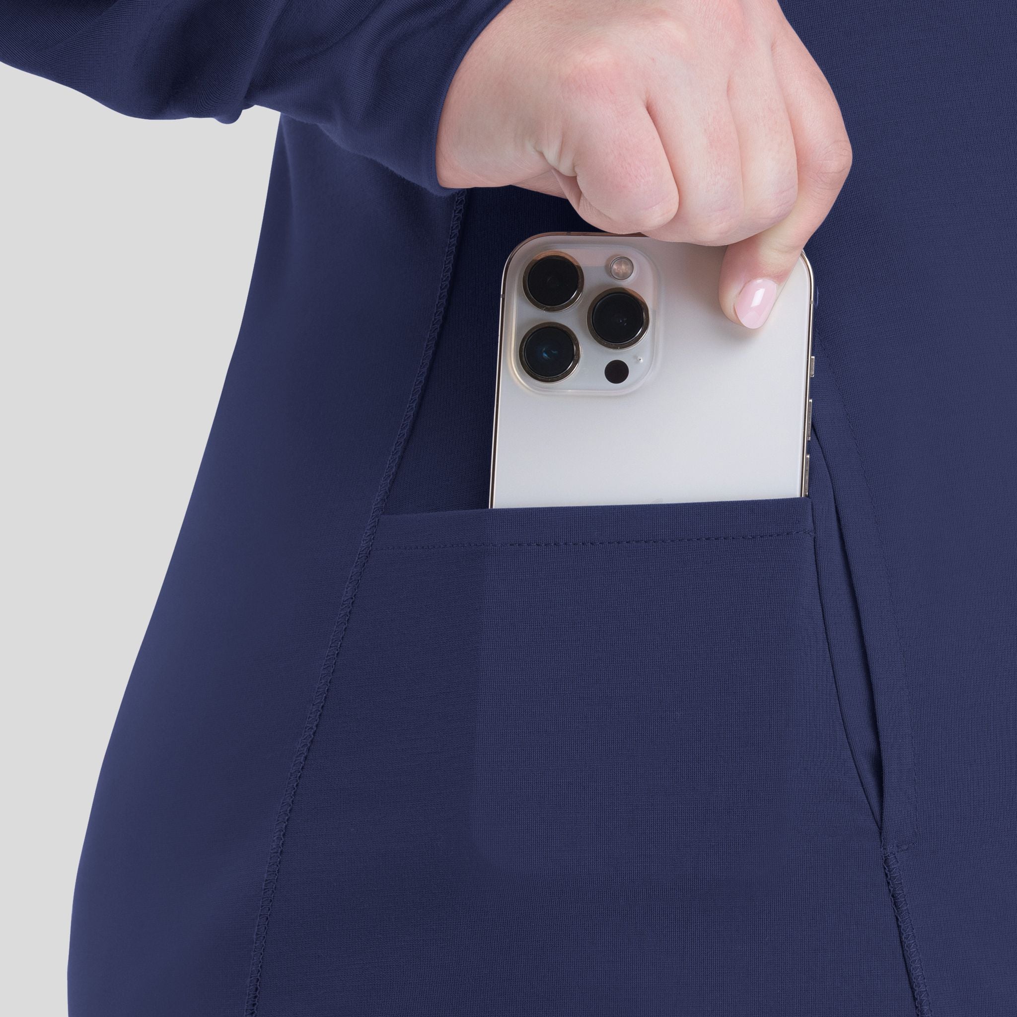 Maevn_Focus_90301_NAVY_FRONT_POCKET_RIGHT